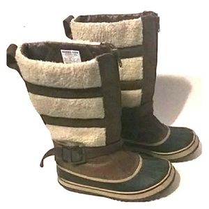 Sorel handcrafted waterproof Helen of Tundra boots